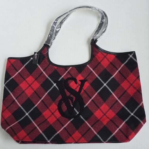 Stylish Red and Black Plaid Tote Bag - Picture 1 of 6